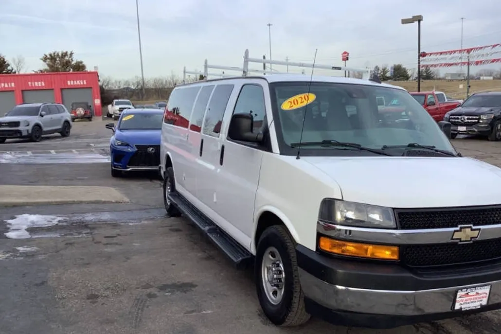 2020 Chevrolet Express LT 3500 photo 1