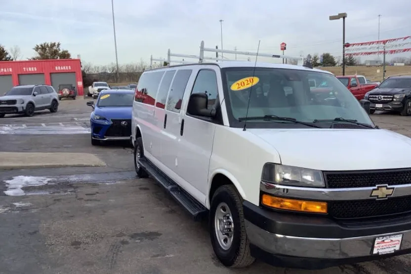 2020 Chevrolet Express LT 3500 photo 1