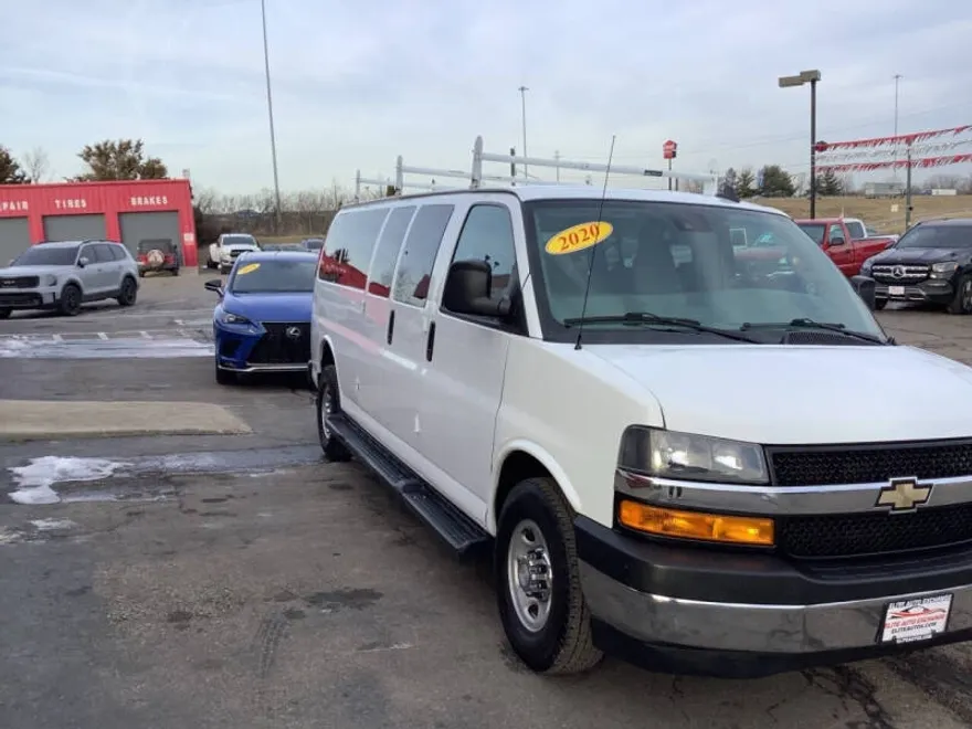 2020 Chevrolet Express LT 3500 photo 1