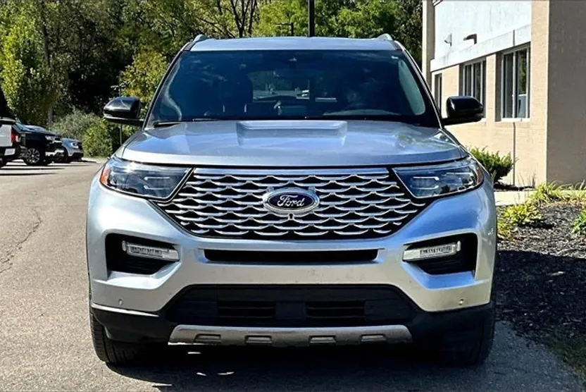 2021 Ford Explorer Platinum photo 1