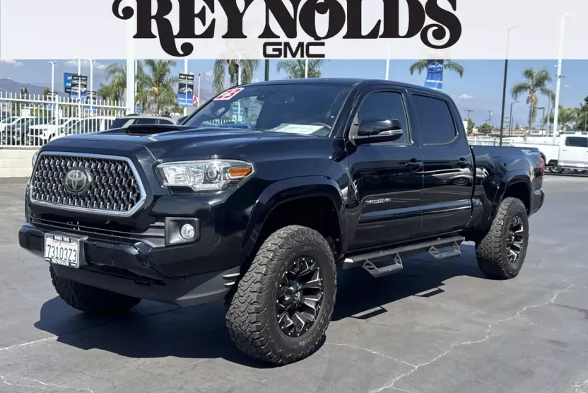 2018 Toyota Tacoma SR5 TRD Sport photo 1