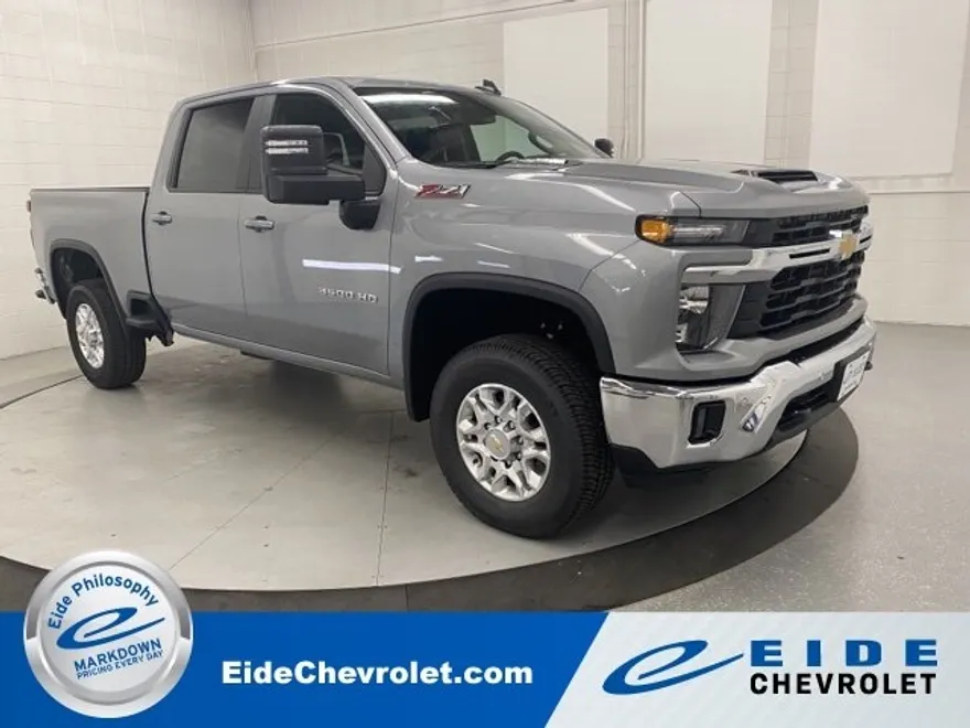 2025 Chevrolet Silverado 3500HD LT photo 1