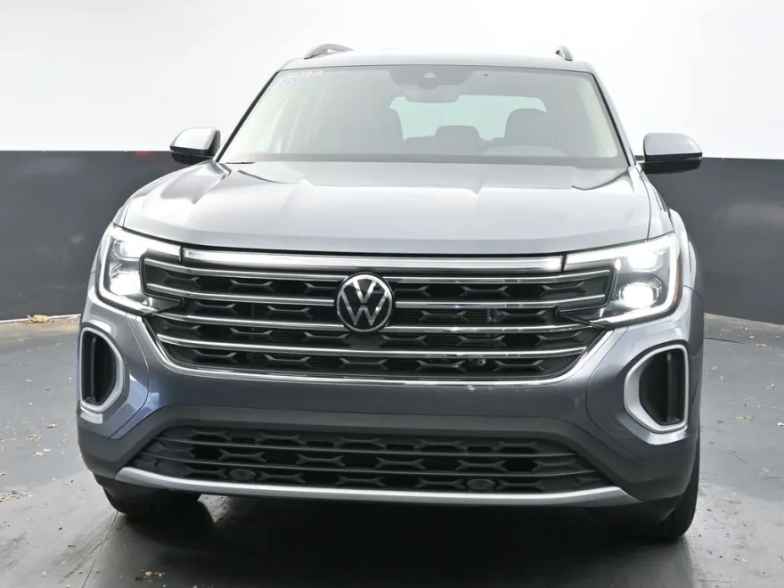 2025 Volkswagen Atlas SE photo 1