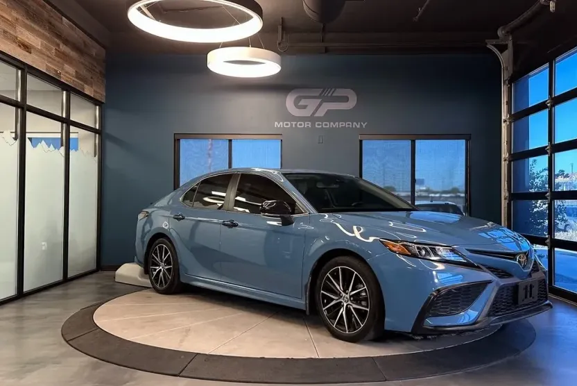 2023 Toyota Camry SE photo 1