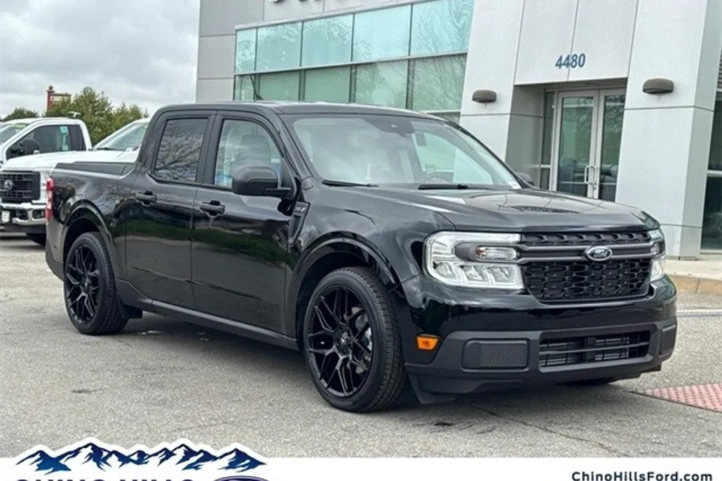 2024 Ford Maverick XLT photo 1