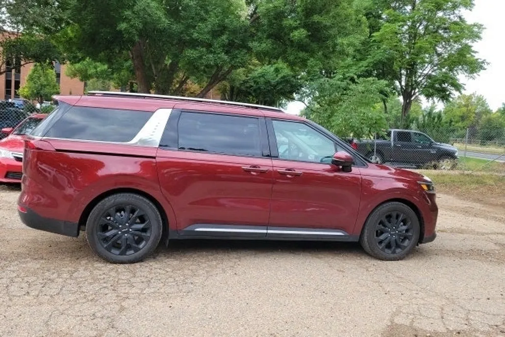 2023 Kia Carnival SX Prestige photo 1