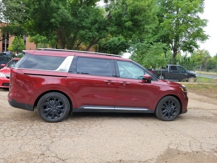 2023 Kia Carnival SX Prestige photo 1