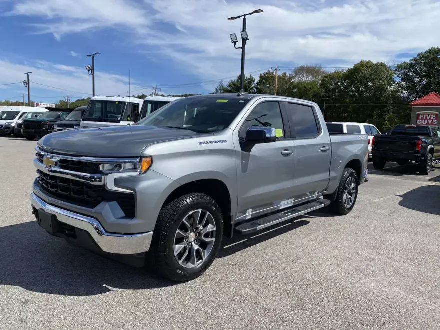 2024 Chevrolet Silverado 1500 LT photo 1