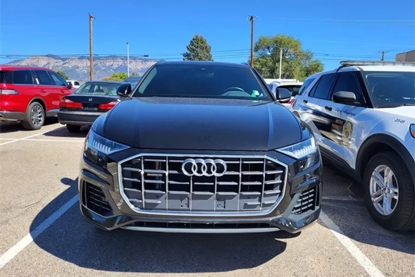2023 Audi Q8 55 Premium photo 1