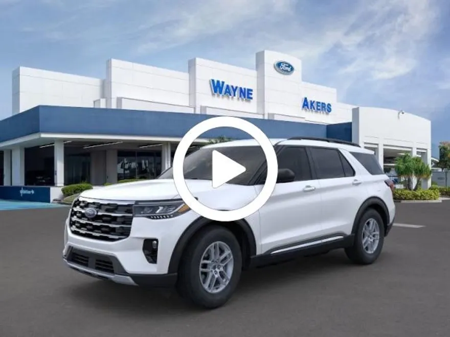 2025 Ford Explorer photo 1