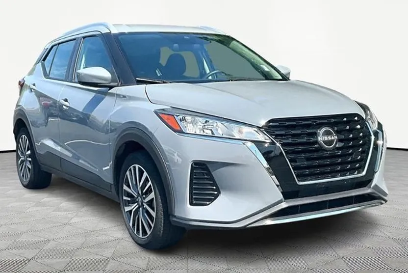 2022 Nissan Kicks SV photo 1