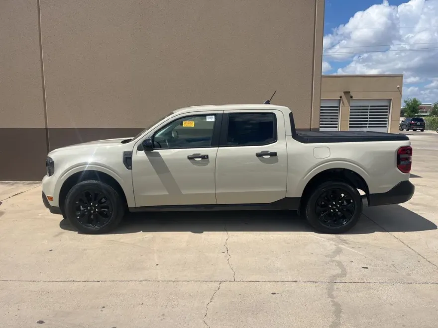 2024 Ford Maverick XLT photo 1