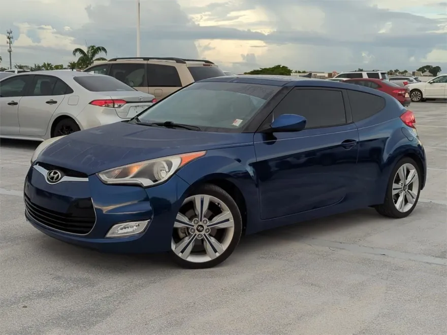 2017 Hyundai Veloster Value Edition photo 1