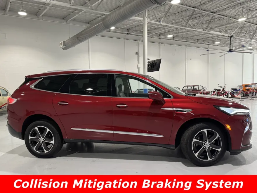 2024 Buick Enclave Essence photo 1