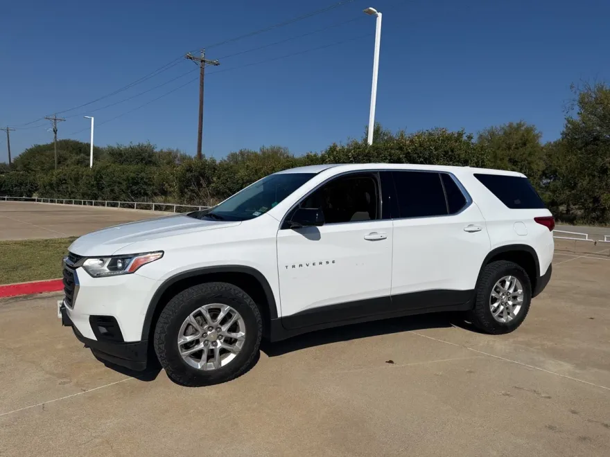 2018 Chevrolet Traverse LS photo 1