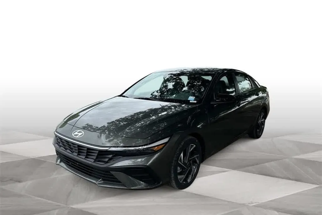 2025 Hyundai Elantra SEL Sport photo 1