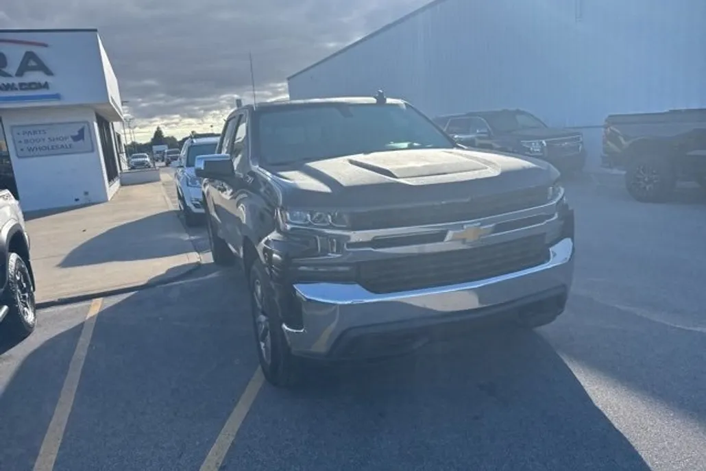 2020 Chevrolet Silverado 1500 LT photo 1
