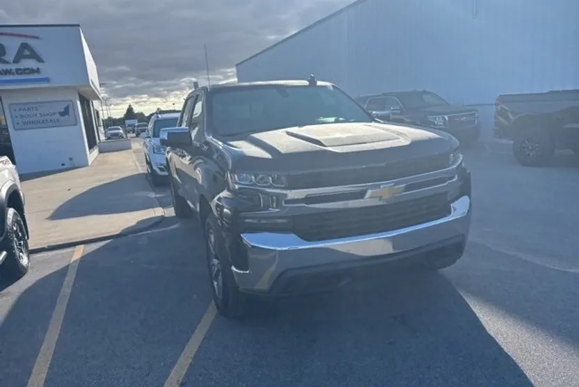 2020 Chevrolet Silverado 1500 LT photo 1