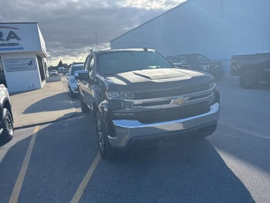 2020 Chevrolet Silverado 1500 LT photo 1