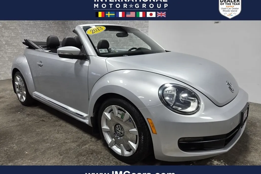 2013 Volkswagen Beetle 2.5L Convertible photo 1