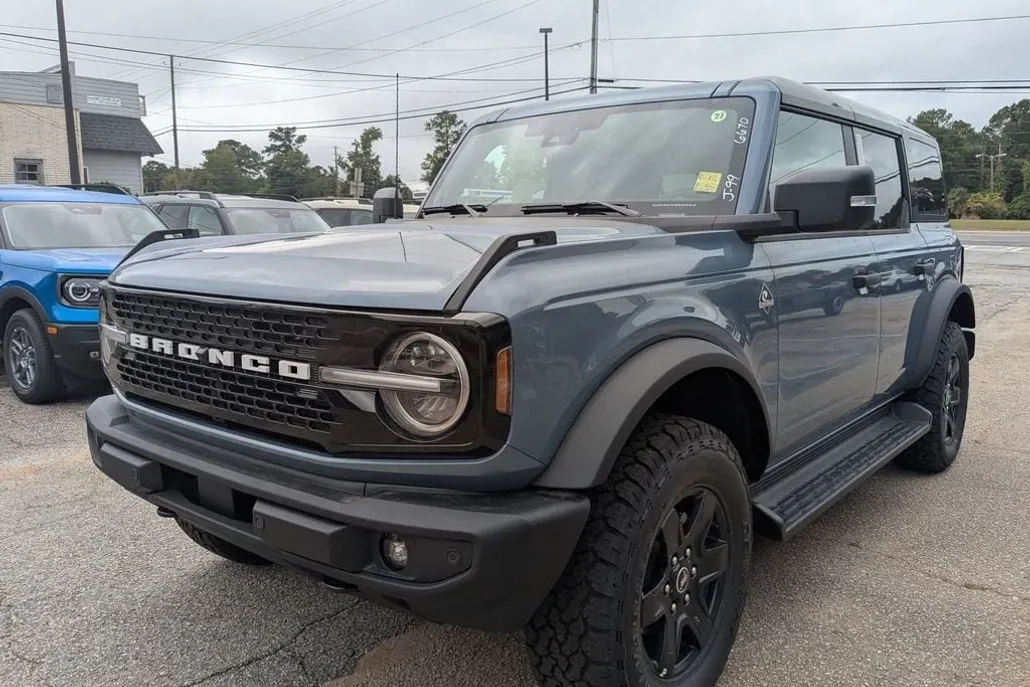 2025 Ford Bronco Outer Banks photo 1