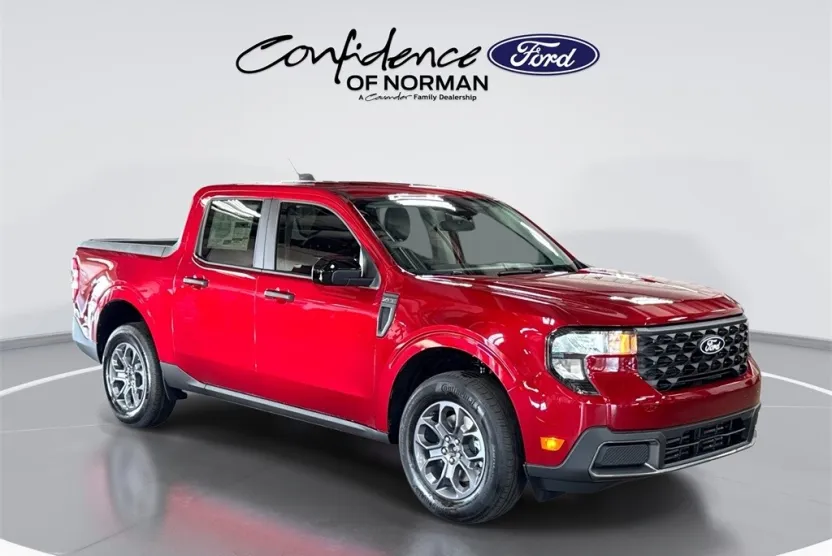 2025 Ford Maverick XLT photo 1