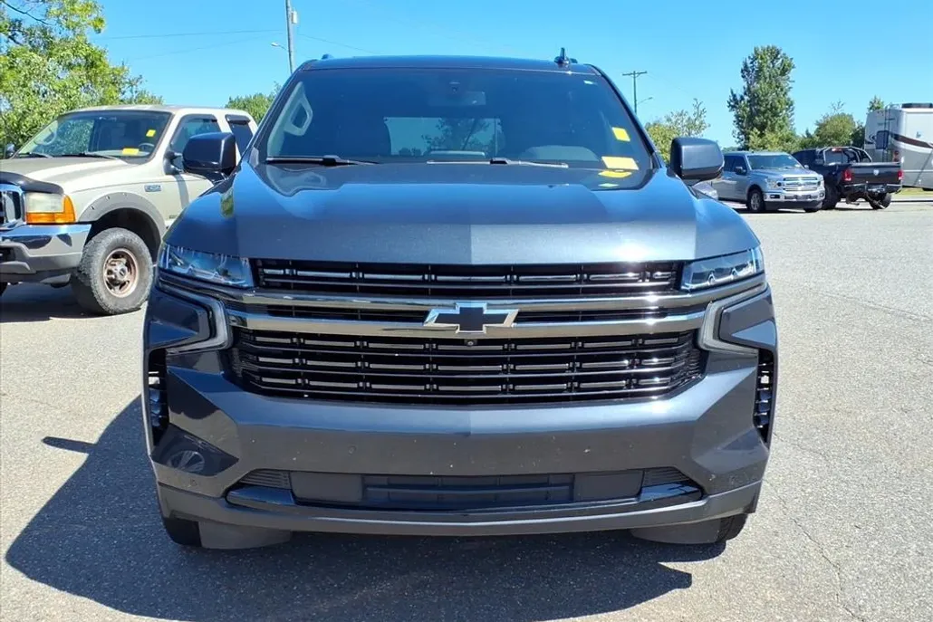 2022 Chevrolet Suburban RST photo 1