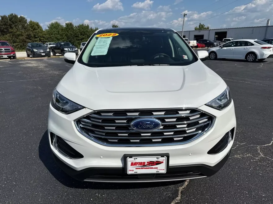 2022 Ford Edge Titanium photo 1