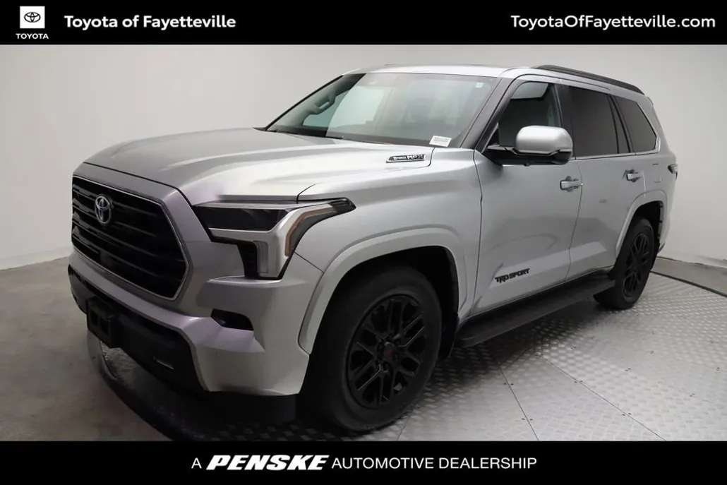 2024 Toyota Sequoia SR5 photo 1