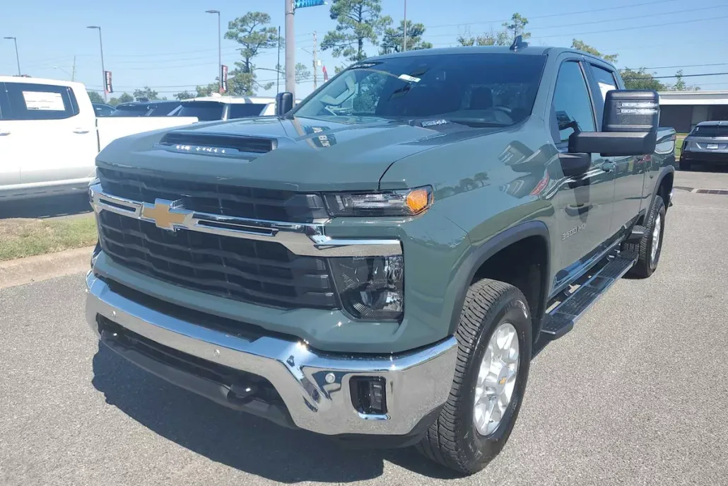 2026 Chevrolet Silverado 3500HD LT photo 1
