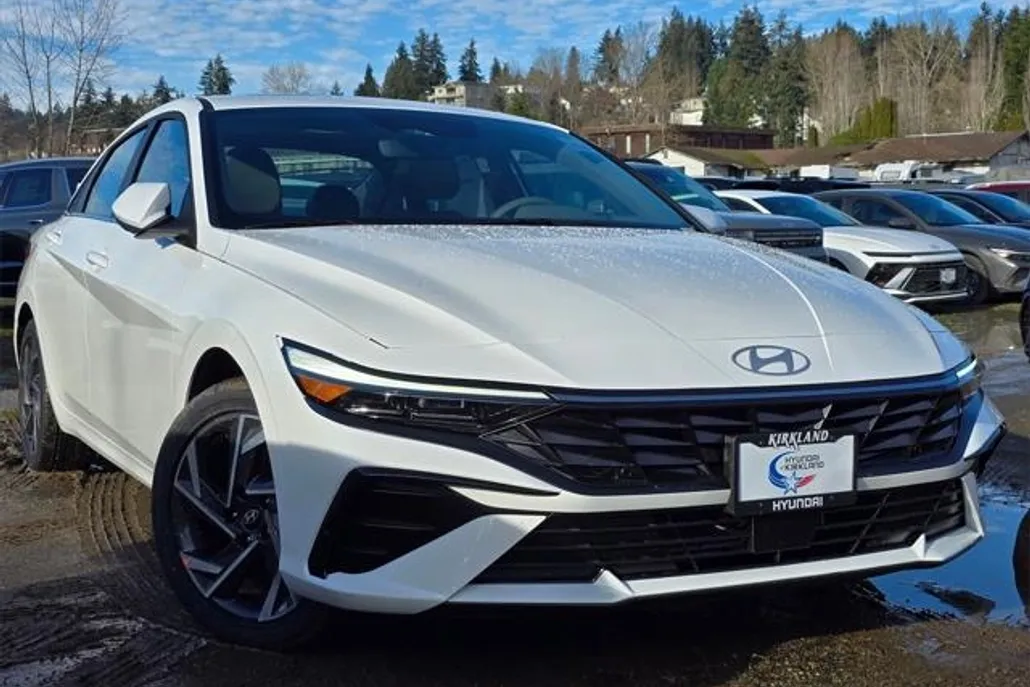 2025 Hyundai Elantra SEL Convenience photo 1