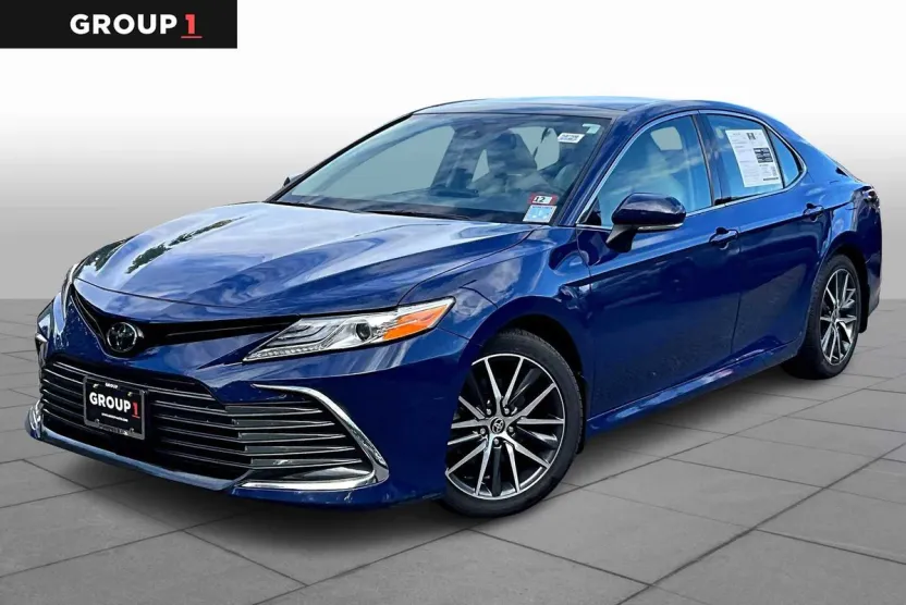 2023 Toyota Camry XLE photo 1