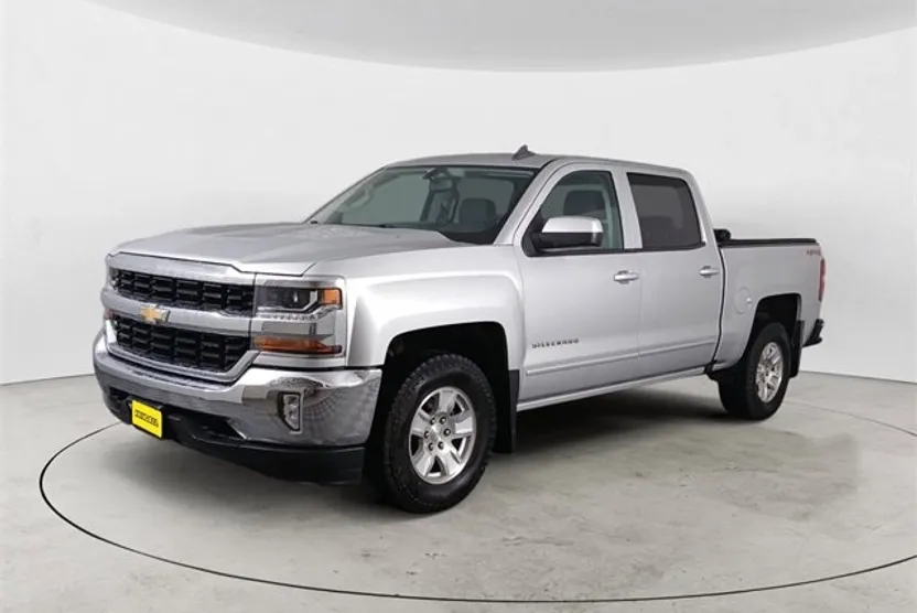2017 Chevrolet Silverado 1500 LT photo 1