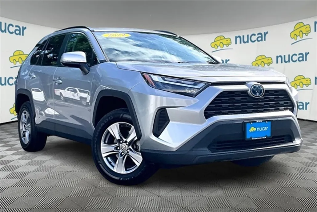 2022 Toyota RAV4 Hybrid XLE photo 1