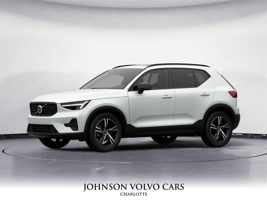 2026 Volvo XC40 Core photo 1