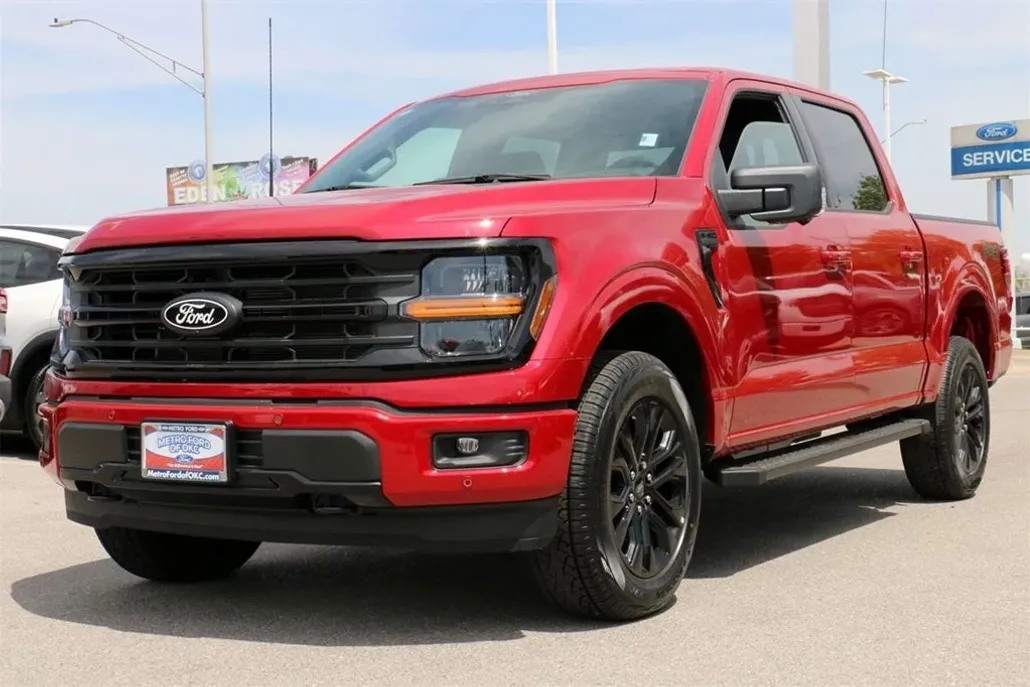 2025 Ford F-150 XLT photo 1