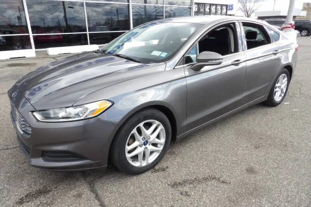 2014 Ford Fusion SE photo 1