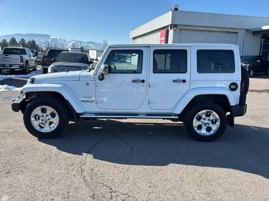 2013 Jeep Wrangler Unlimited Sahara photo 1