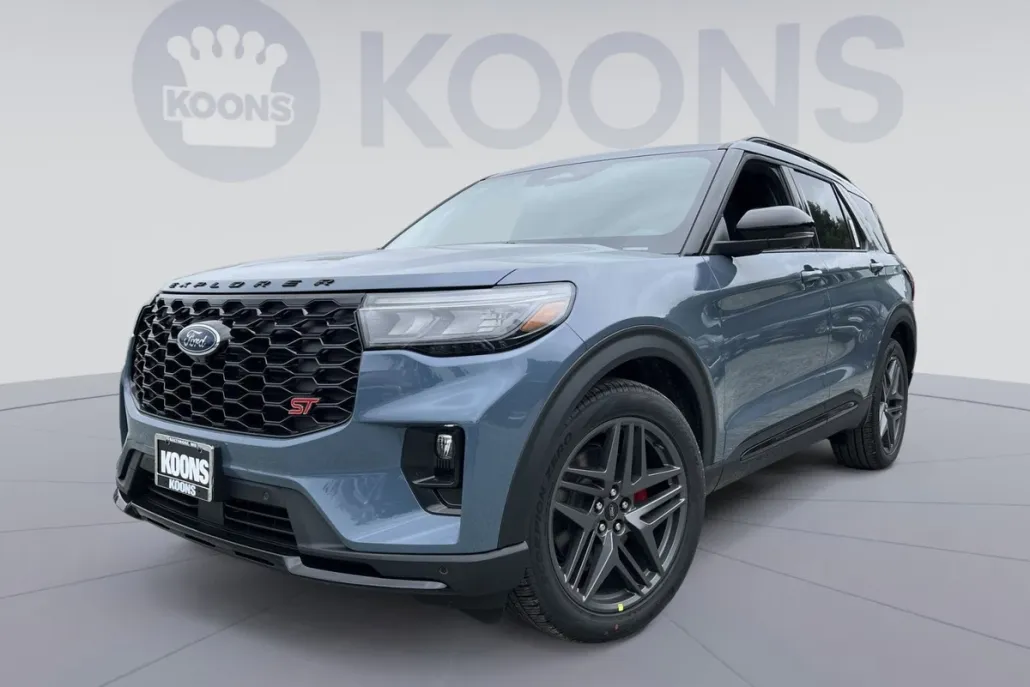 2025 Ford Explorer ST photo 1