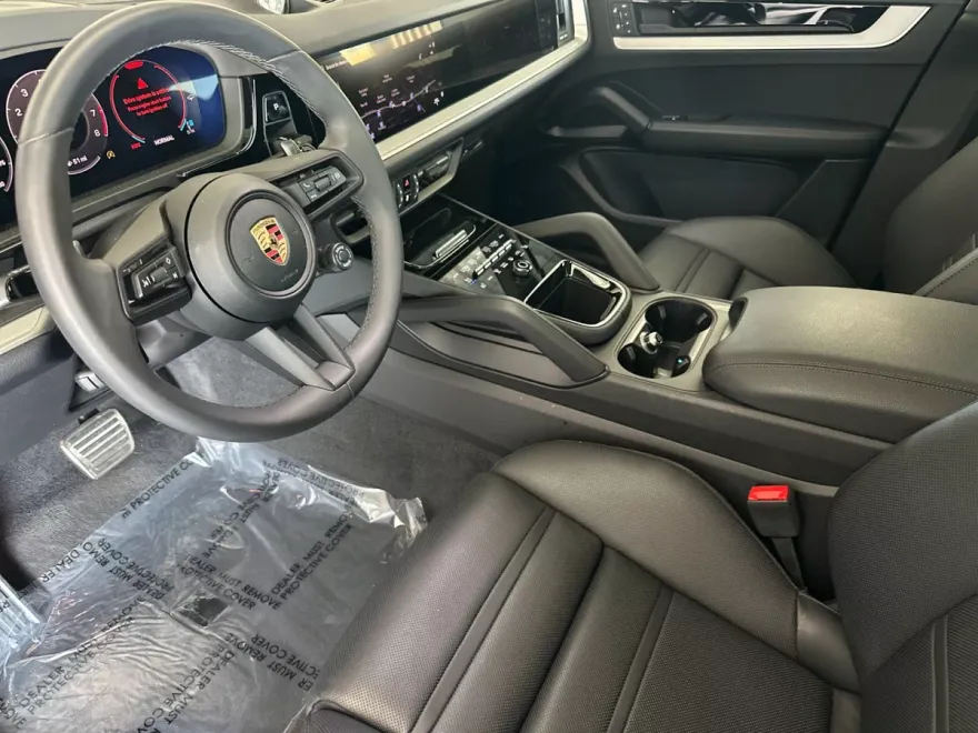 2025 Porsche Cayenne S Coupe photo 1