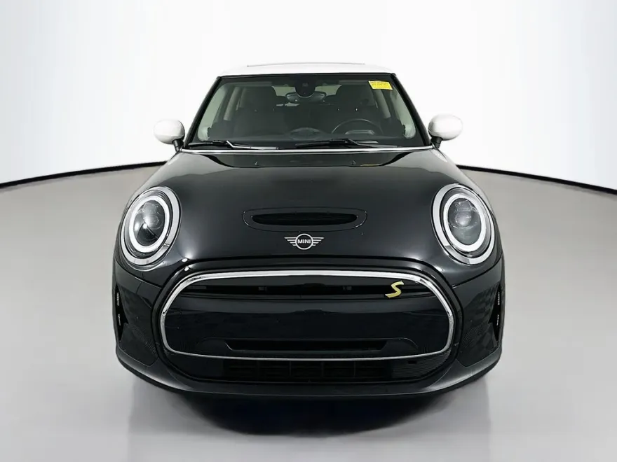 2024 Mini Cooper SE Signature photo 1