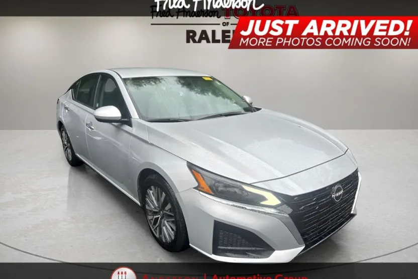 2023 Nissan Altima 2.5 SV photo 1
