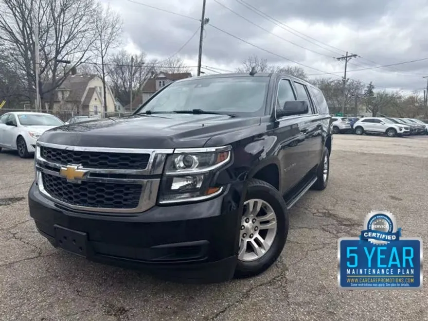 2018 Chevrolet Suburban LT photo 1