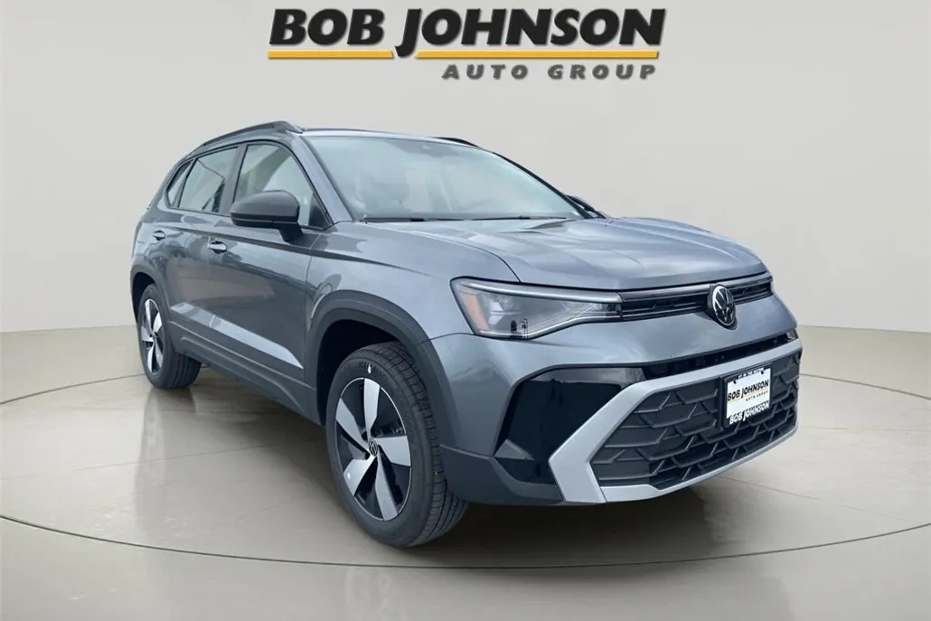 2025 Volkswagen Taos S photo 1