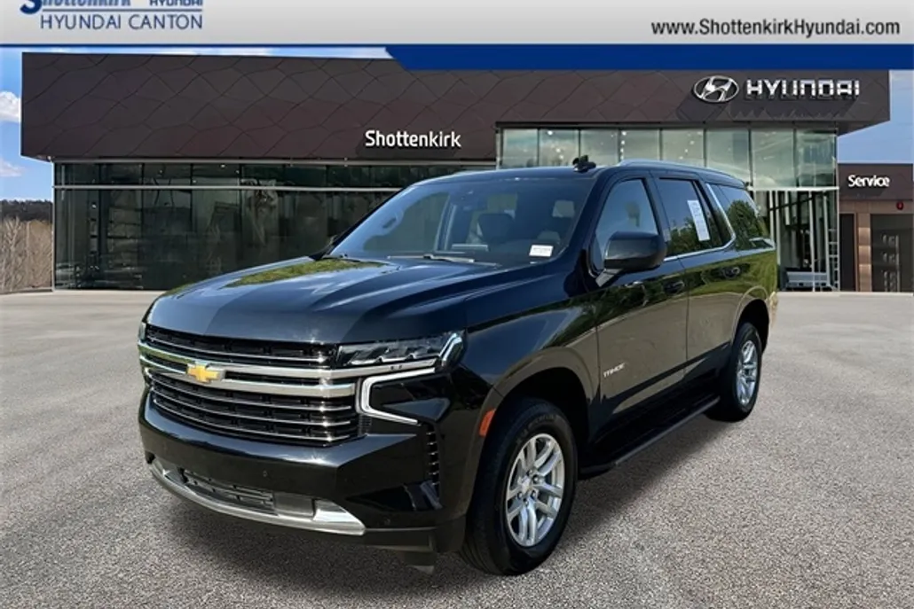 2023 Chevrolet Tahoe LT photo 1