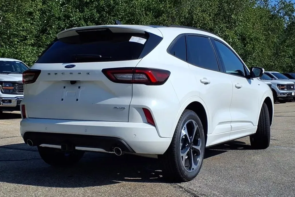 2025 Ford Escape ST-Line Elite photo 1