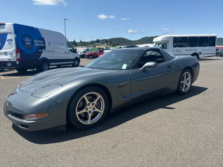 2004 Chevrolet Corvette photo 1