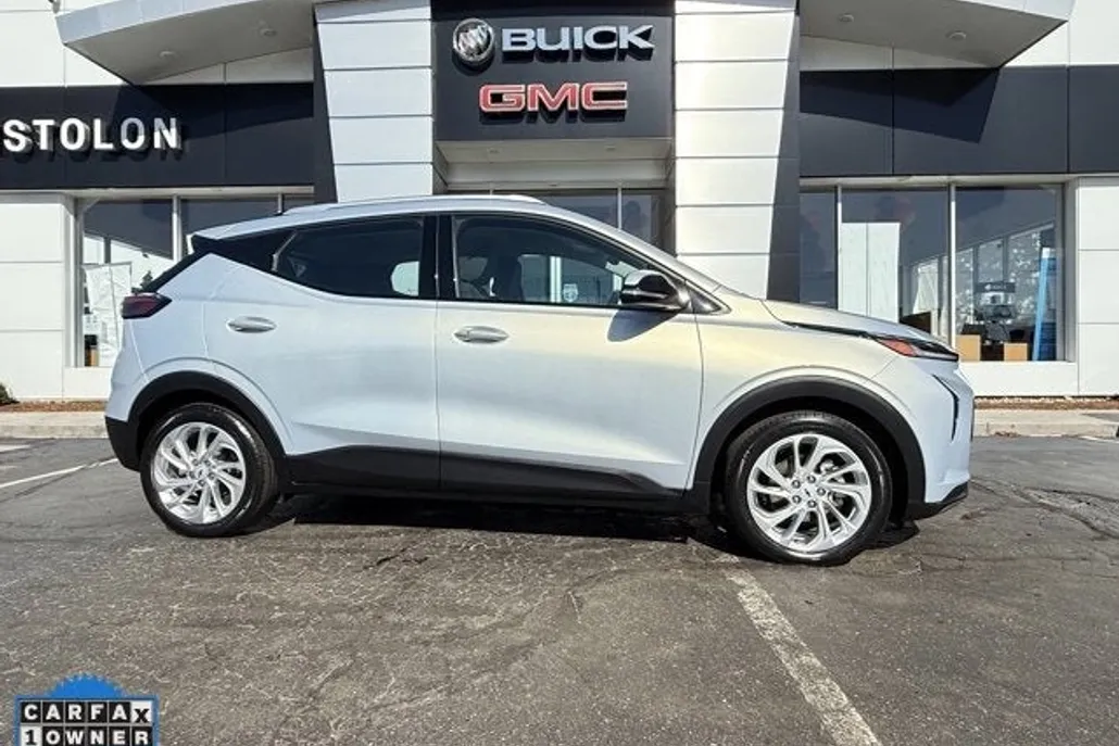 2023 Chevrolet Bolt EUV photo 1