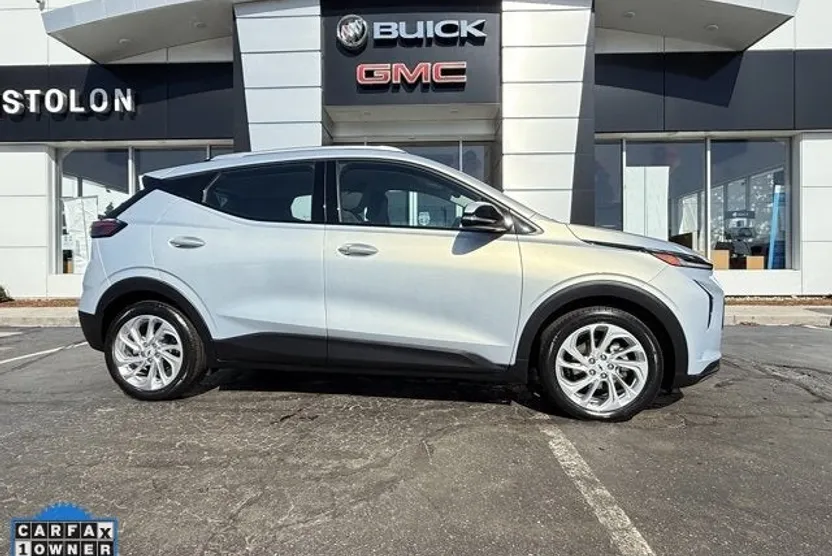 2023 Chevrolet Bolt EUV photo 1