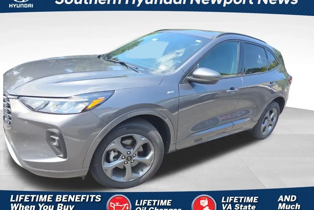 2023 Ford Escape ST-Line Select photo 1